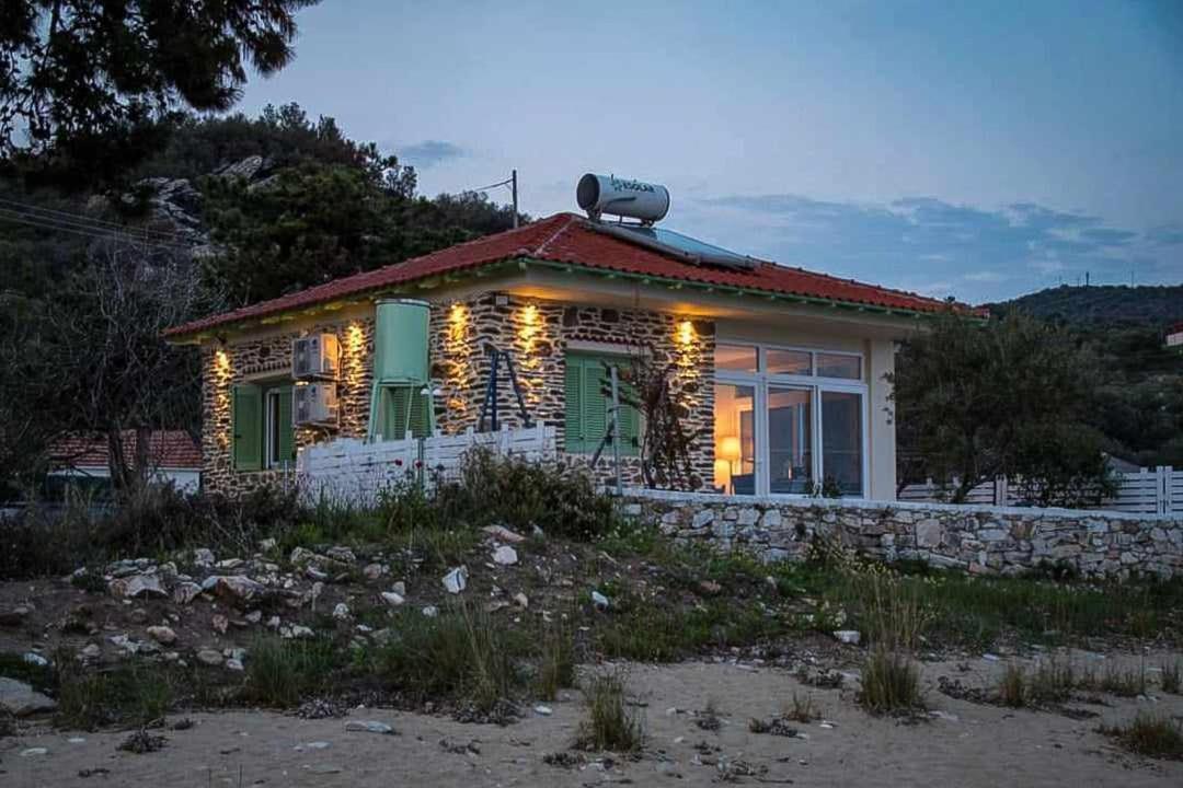 House Kokkalas On The Beach Pyrgadikia Exterior foto